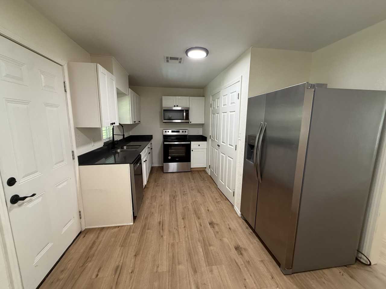 1002 S Highland St #1 - Photo 3 of 9
