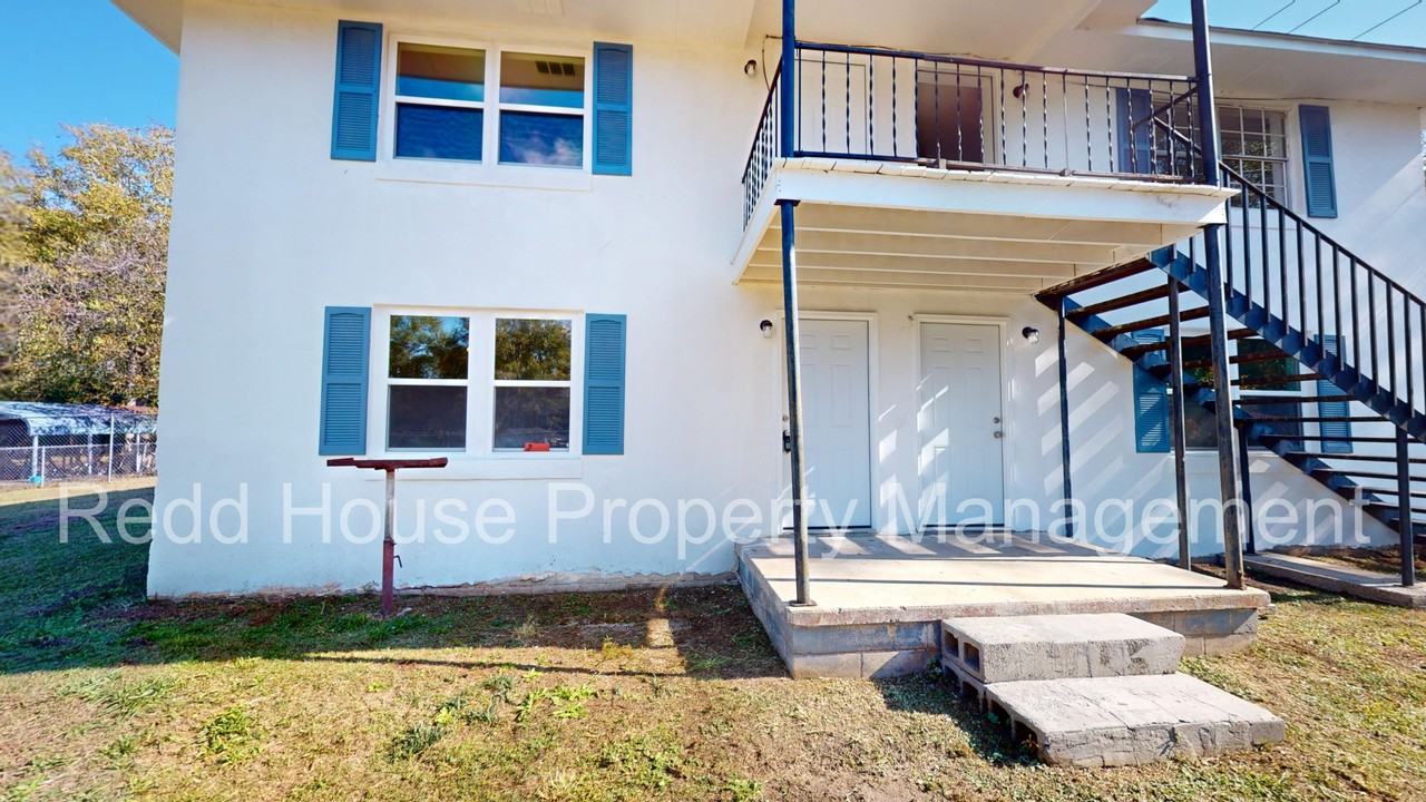 121 Grimes St #1 - Photo 2 of 12