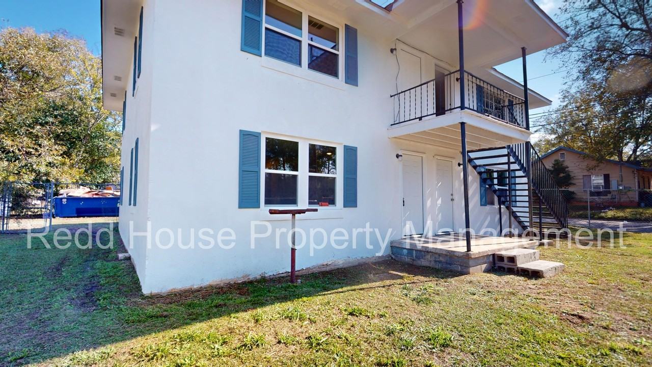 121 Grimes St #1 - Photo 3 of 12