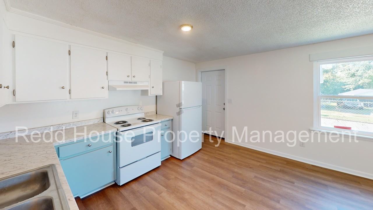 121 Grimes St #1 - Photo 4 of 12