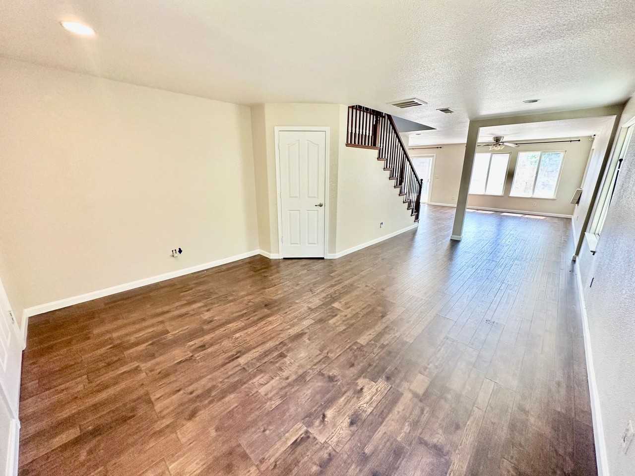 866 Papaya St - Photo 3 of 21