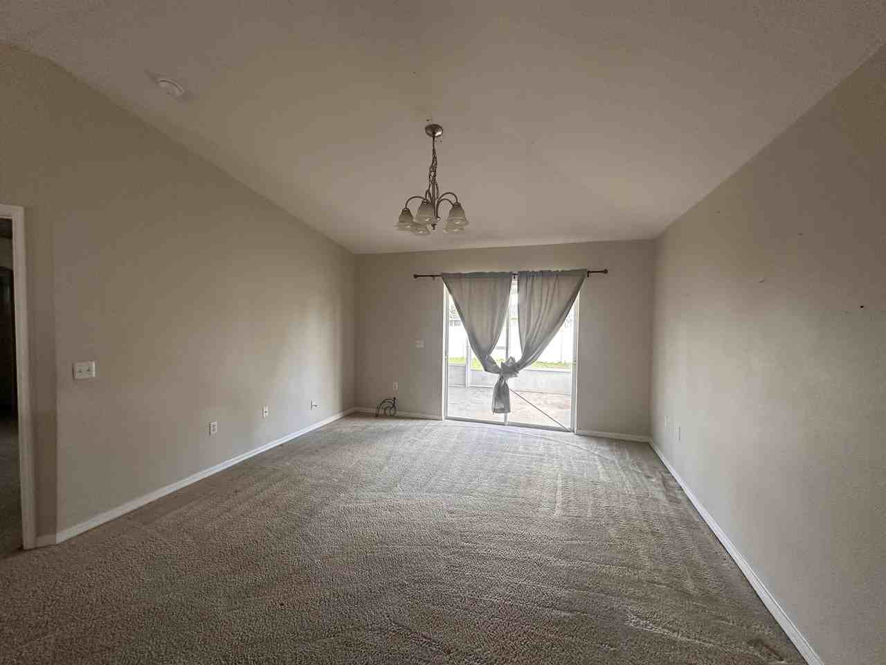 2529 Sw 156th Pl #1 - Photo 4 of 10