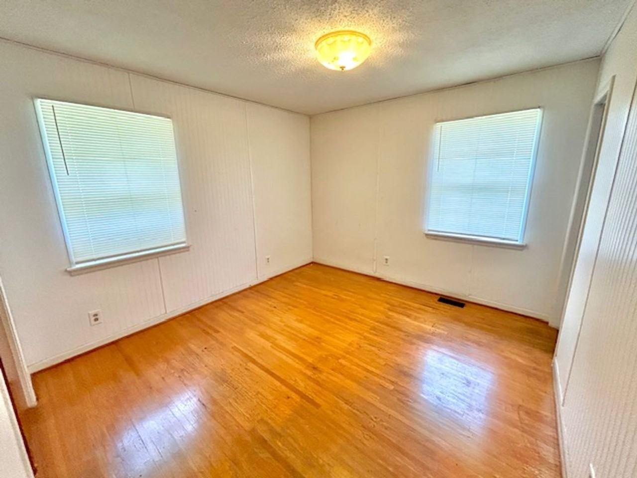 1709 Morningside Dr Nw - Photo 4 of 11