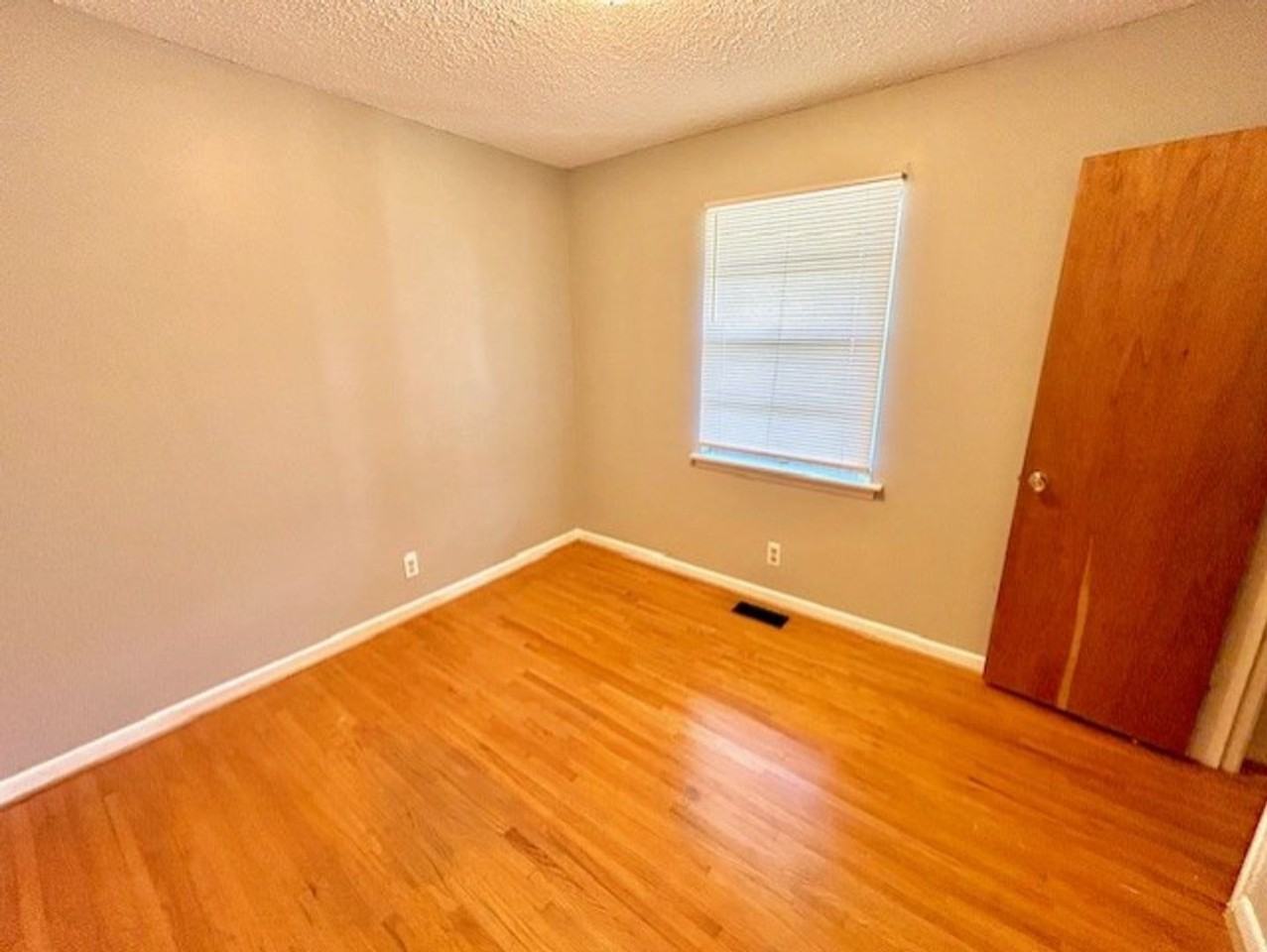 1709 Morningside Dr Nw - Photo 7 of 11