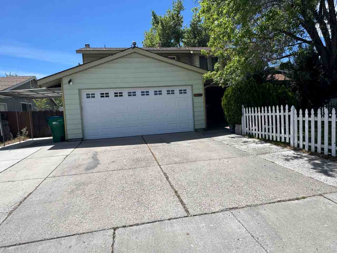 1053 Glen Molly Dr - Photo 2 of 4