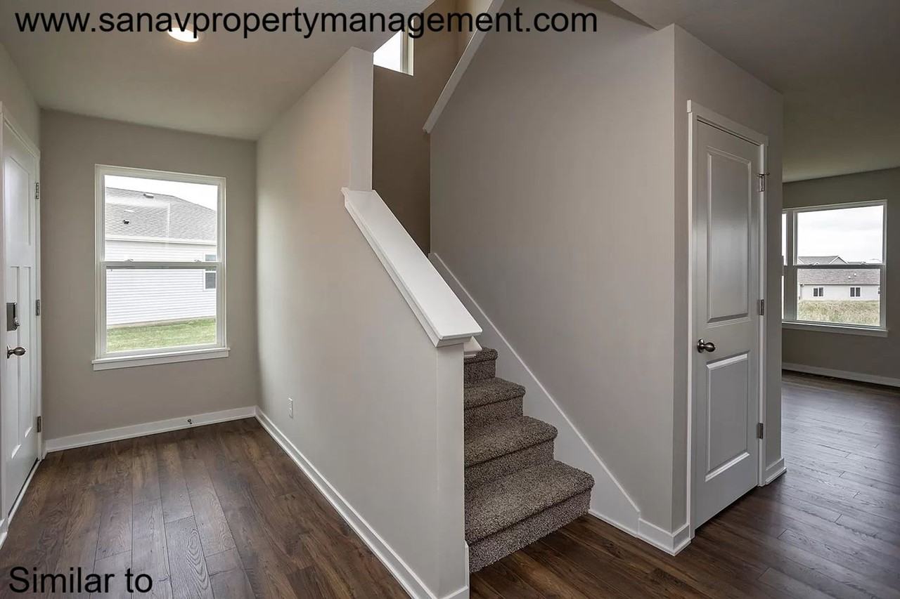 1112 Cove St Se - Photo 6 of 11