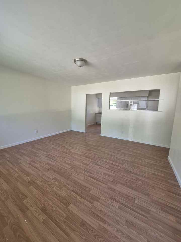 10078 Green Valley Dr #1 - Photo 4 of 27
