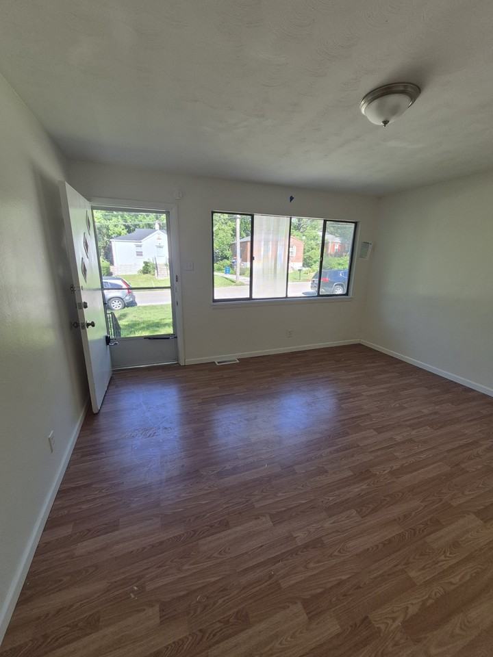 10078 Green Valley Dr #1 - Photo 5 of 27