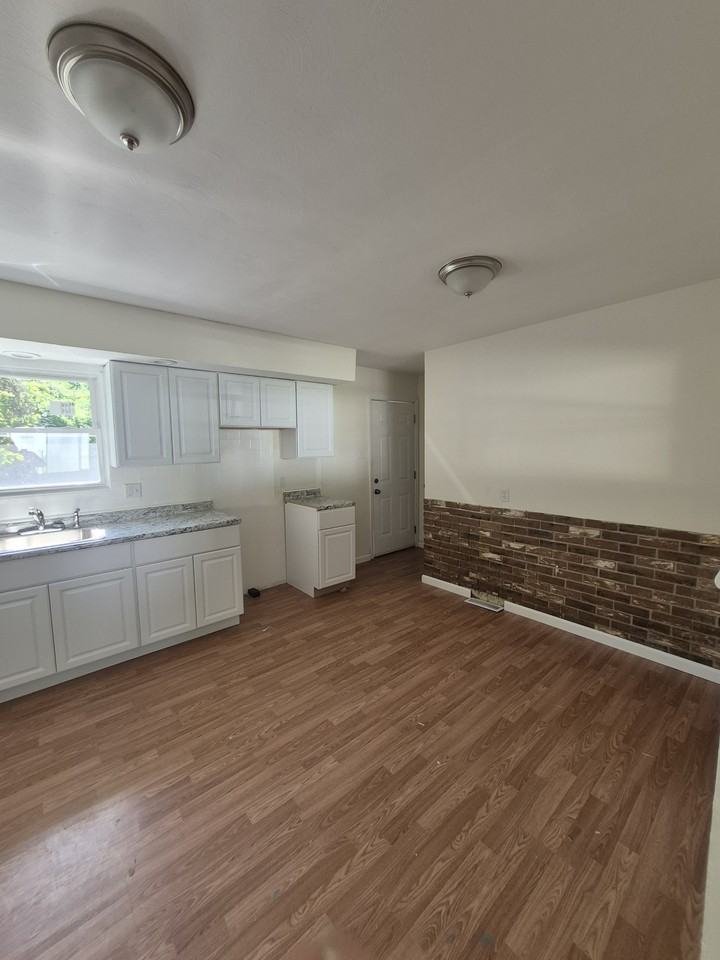 10078 Green Valley Dr #1 - Photo 6 of 27