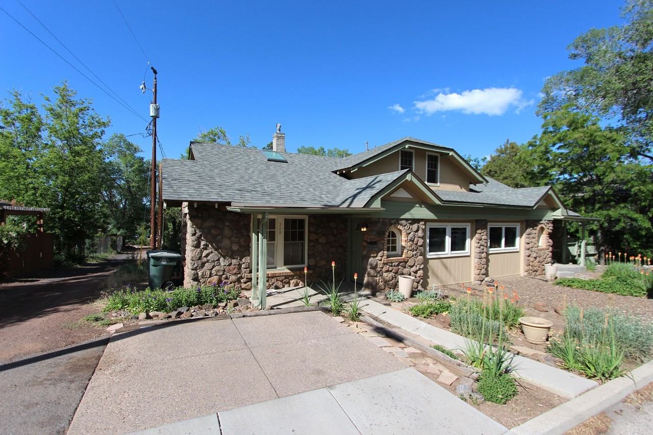 209 E Dale Ave