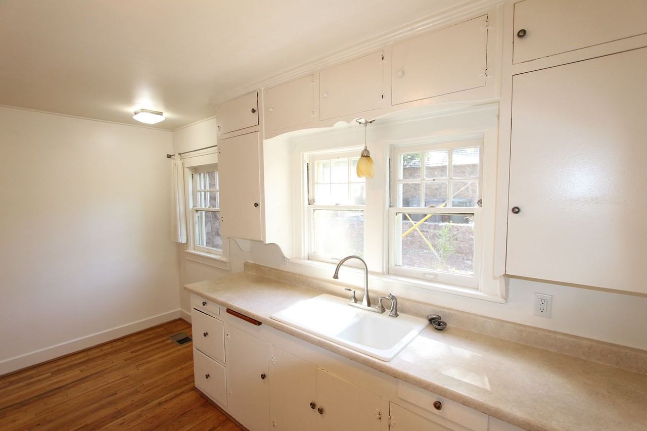 209 E Dale Ave - Photo 5 of 26