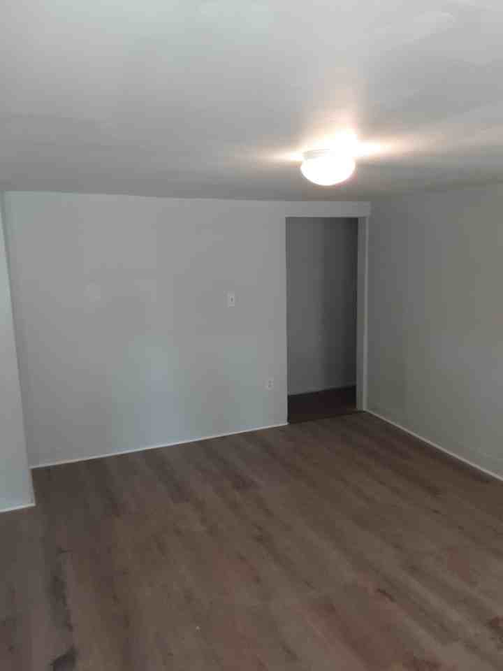 128 Center St #1