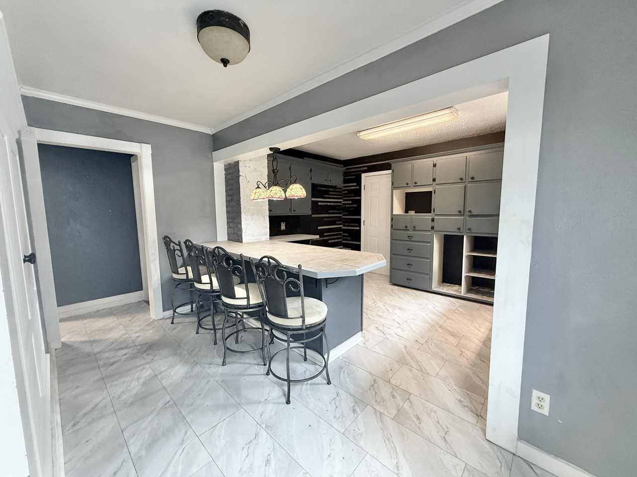 300 Richard St #1 - Photo 6 of 23
