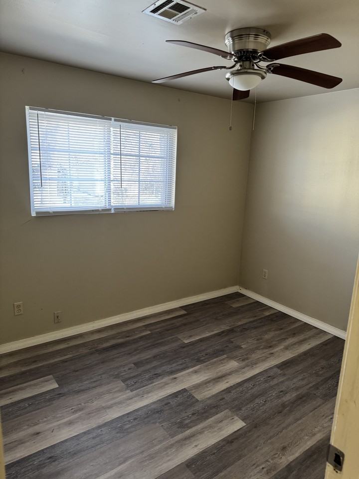 1013 W Atlanta Ct #1 - Photo 5 of 12