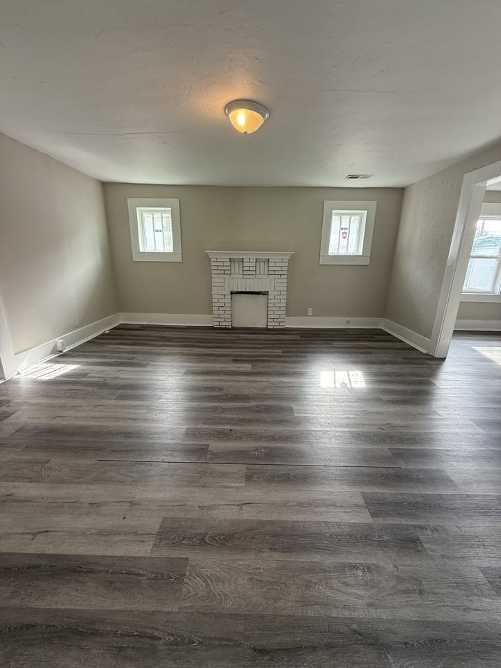 1625 29th Ave N #1 - Photo 2 of 8