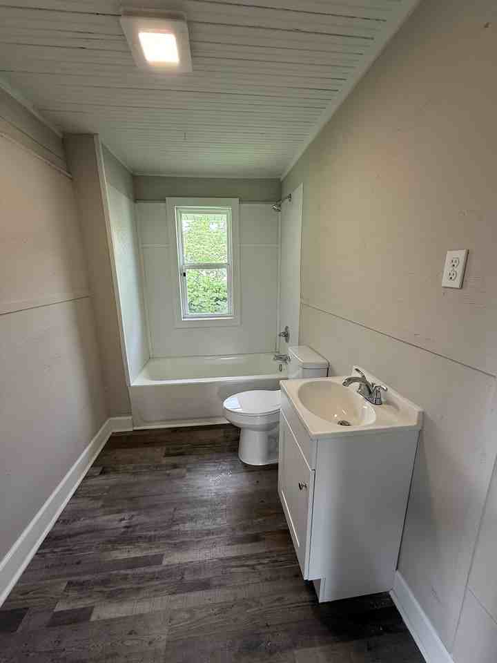 1625 29th Ave N #1 - Photo 4 of 8