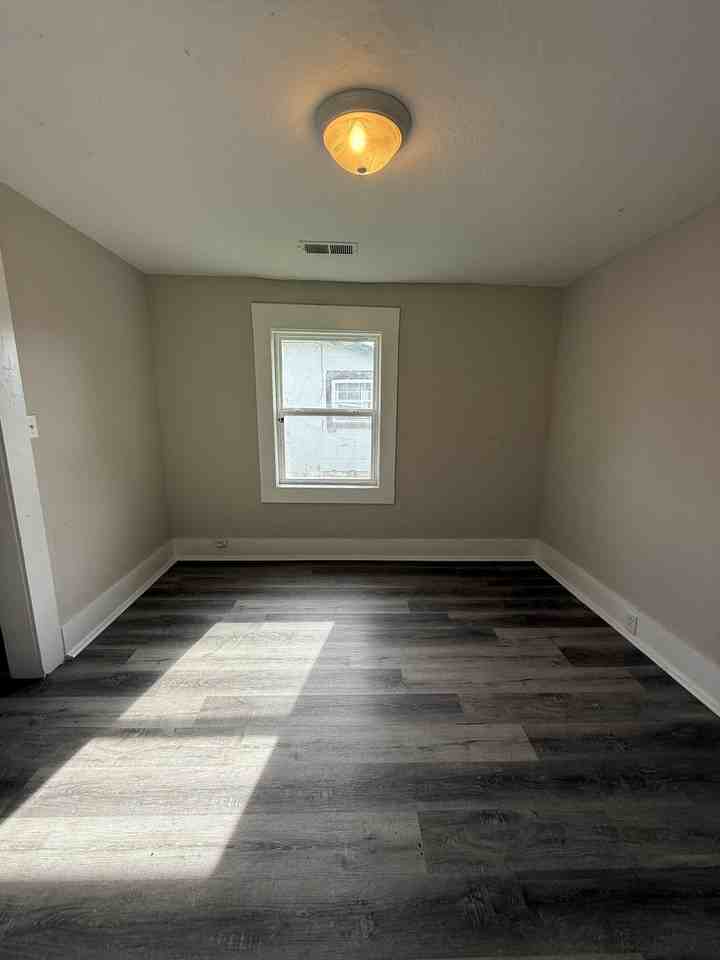 1625 29th Ave N #1 - Photo 5 of 8