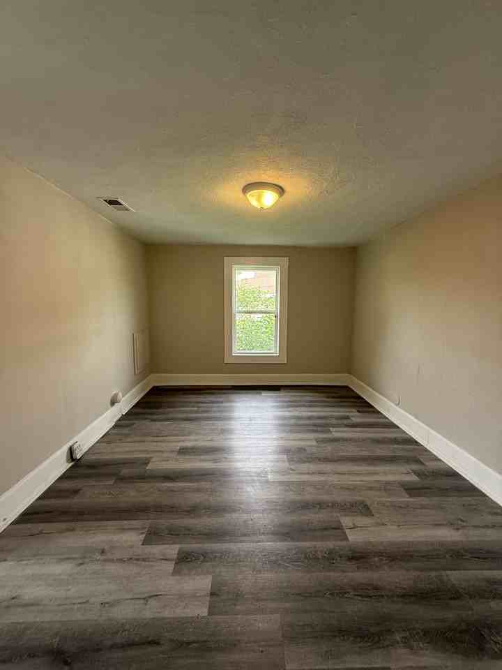 1625 29th Ave N #1 - Photo 6 of 8