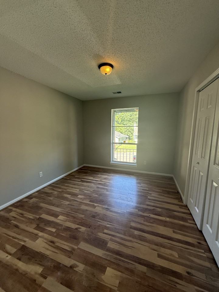 229 Oregon St #1 - Photo 4 of 7