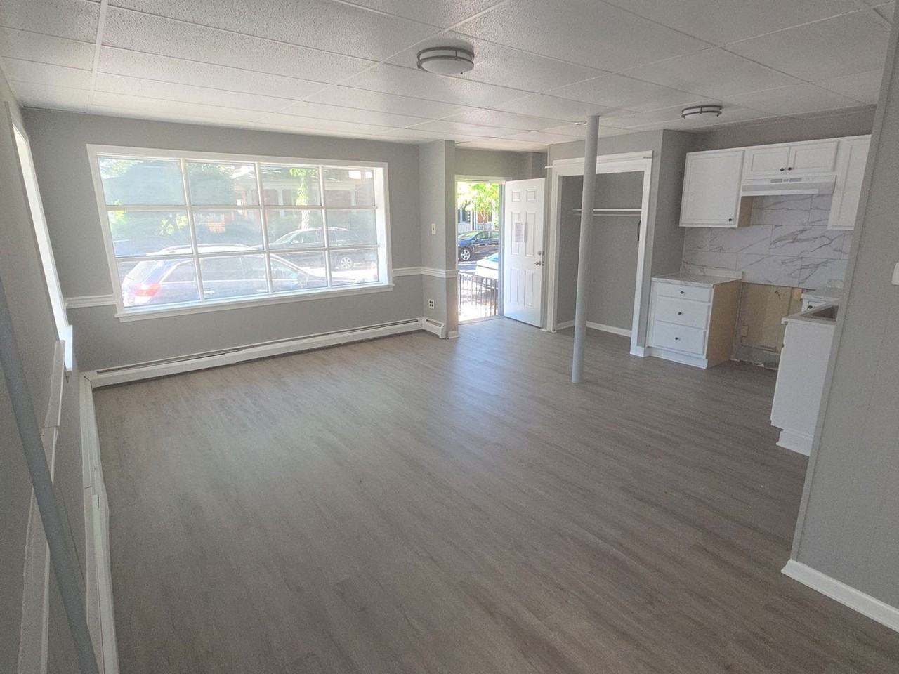 65 King St - Photo 2 of 21