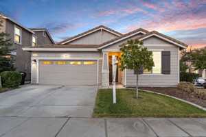 featured image of 800 Daggerwing Ct