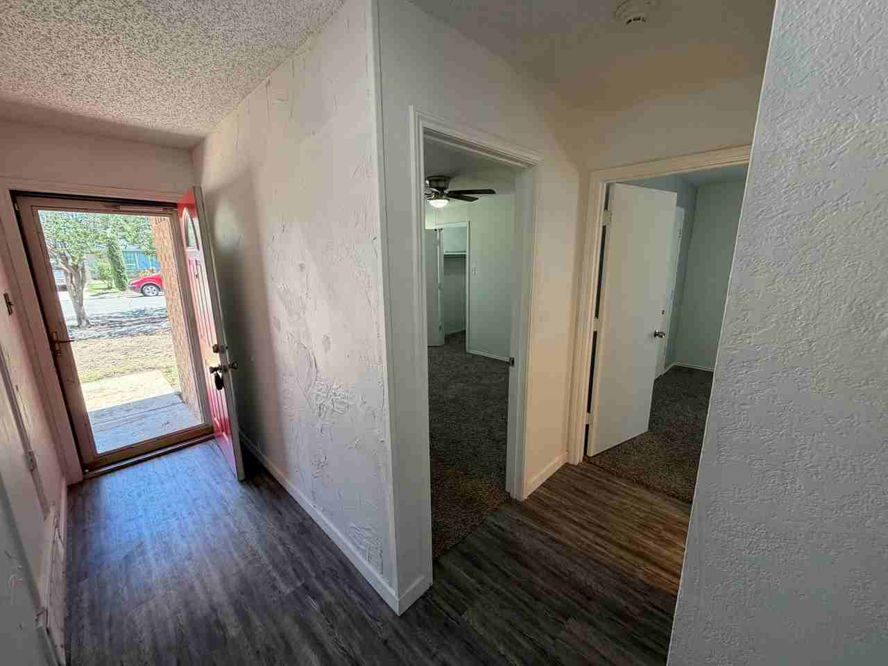 5713 1st St - Photo 6 of 33