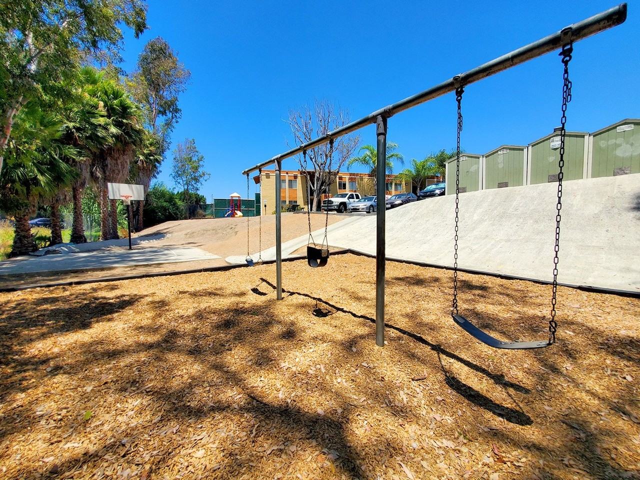 Emerald Vista Apartments - Photo 4 of 50