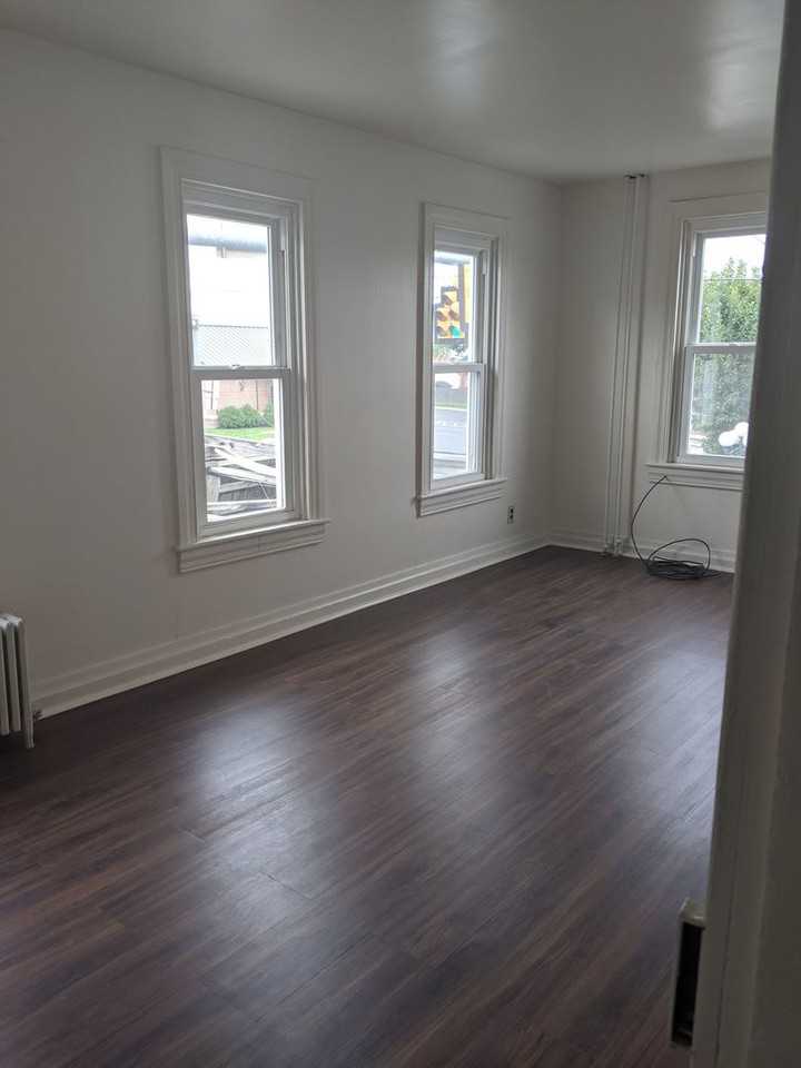 201 E Main St - Photo 6 of 11