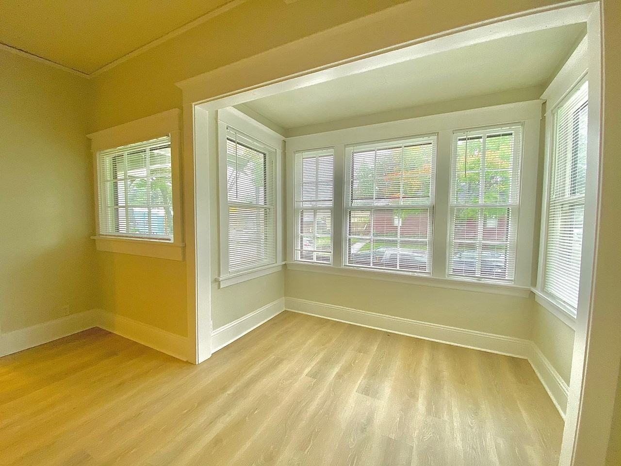 425 Ne 70th Ave #1 - Photo 6 of 13