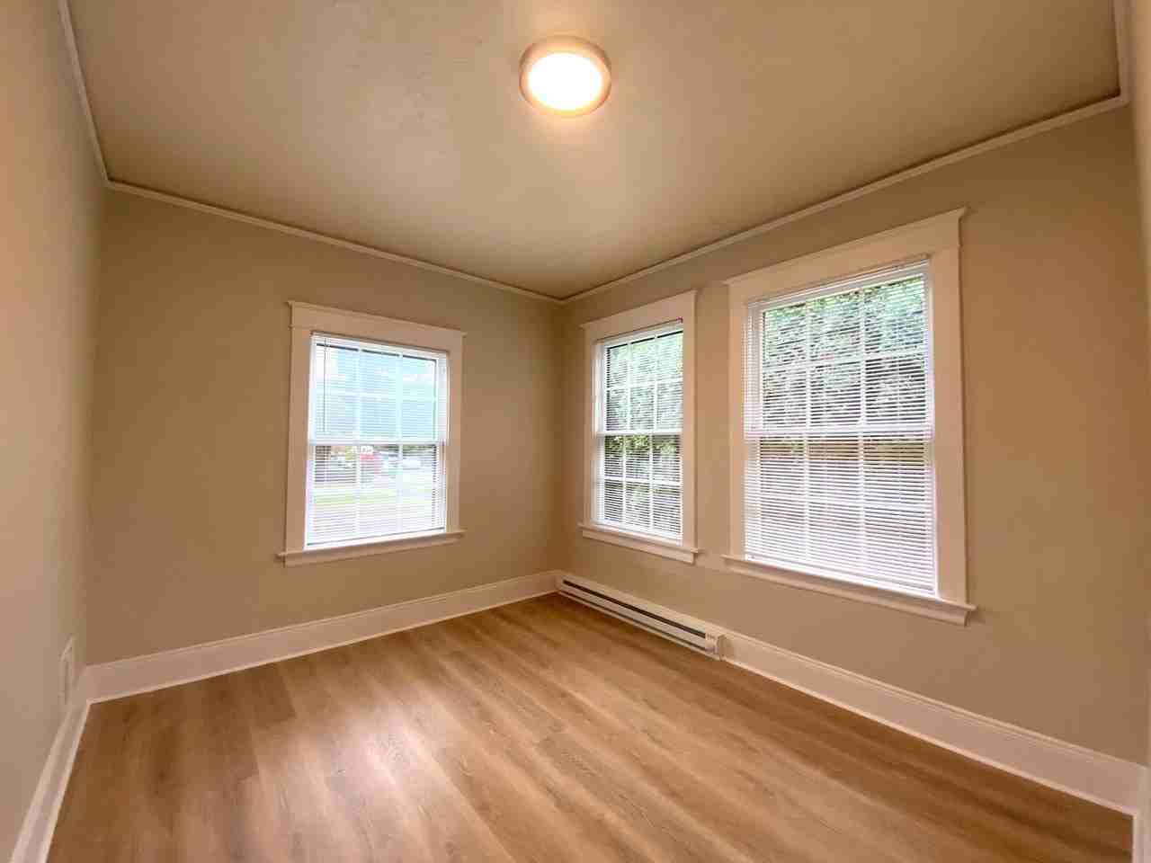 425 Ne 70th Ave #1 - Photo 7 of 13