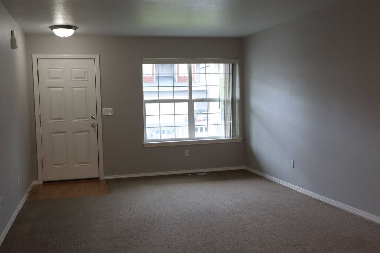 1211 Ne 168th St - Photo 4 of 38