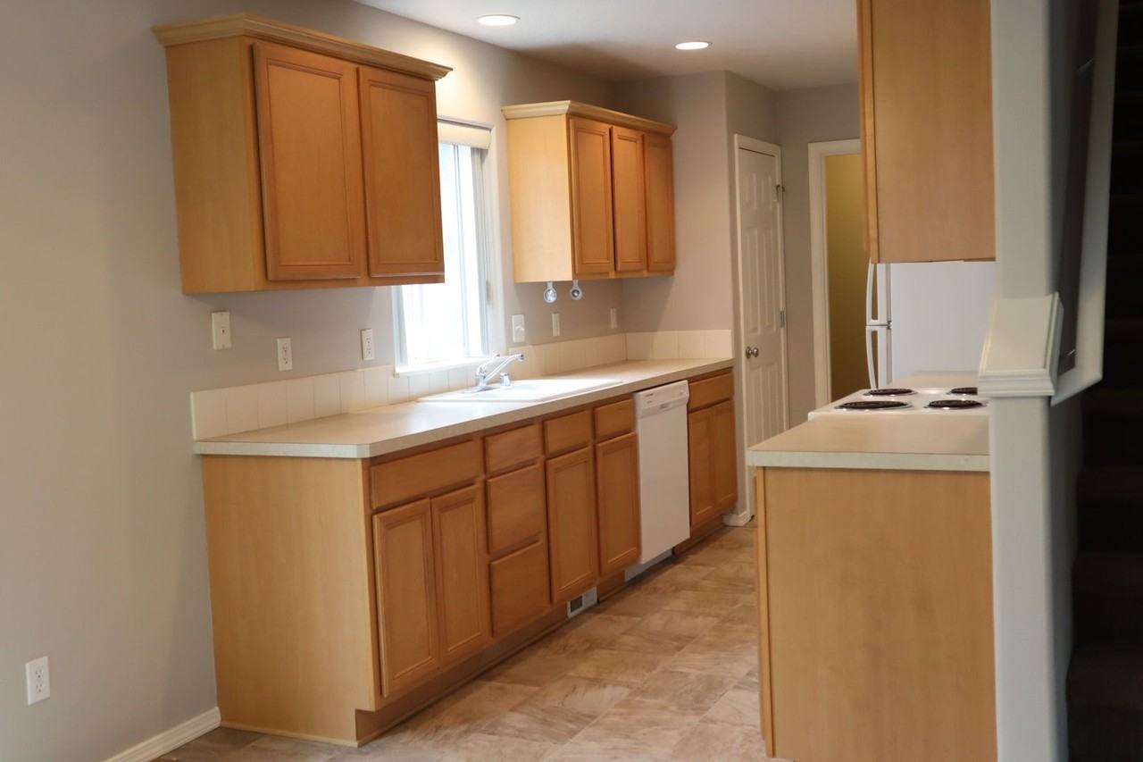 1211 Ne 168th St - Photo 5 of 38