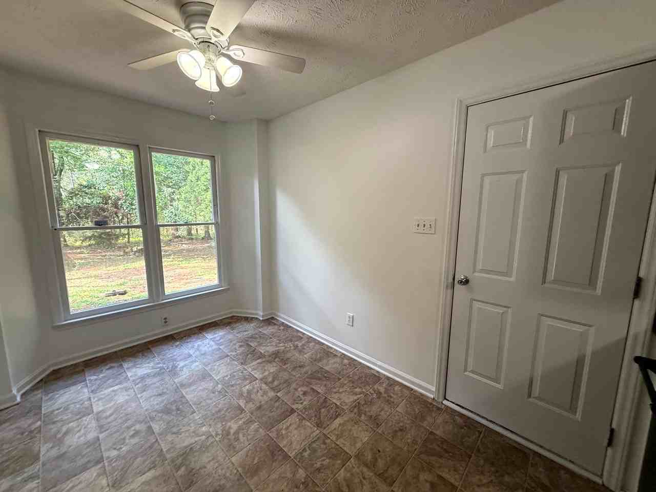 5481 Landview Pl - Photo 5 of 21