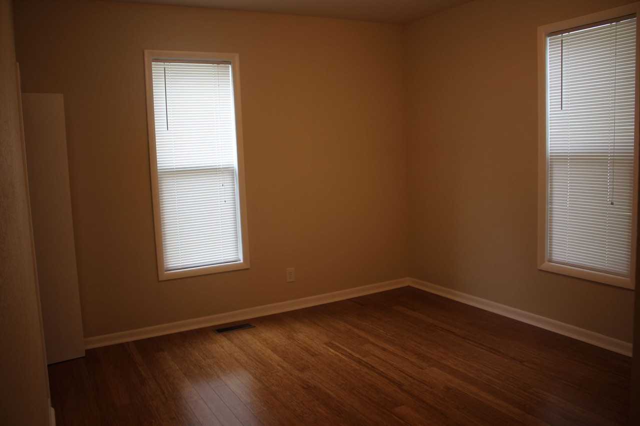 408 E Park St - Photo 4 of 8