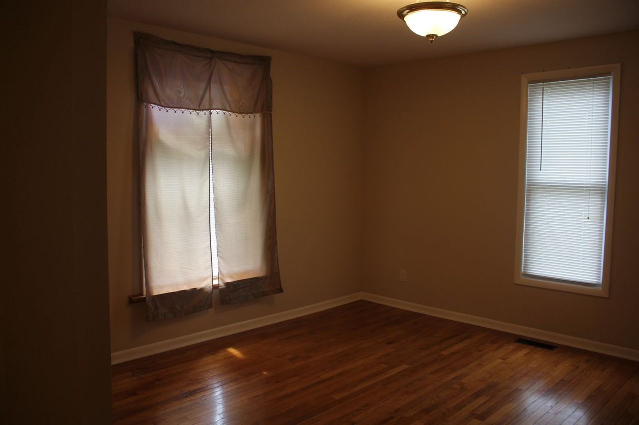 408 E Park St - Photo 6 of 8