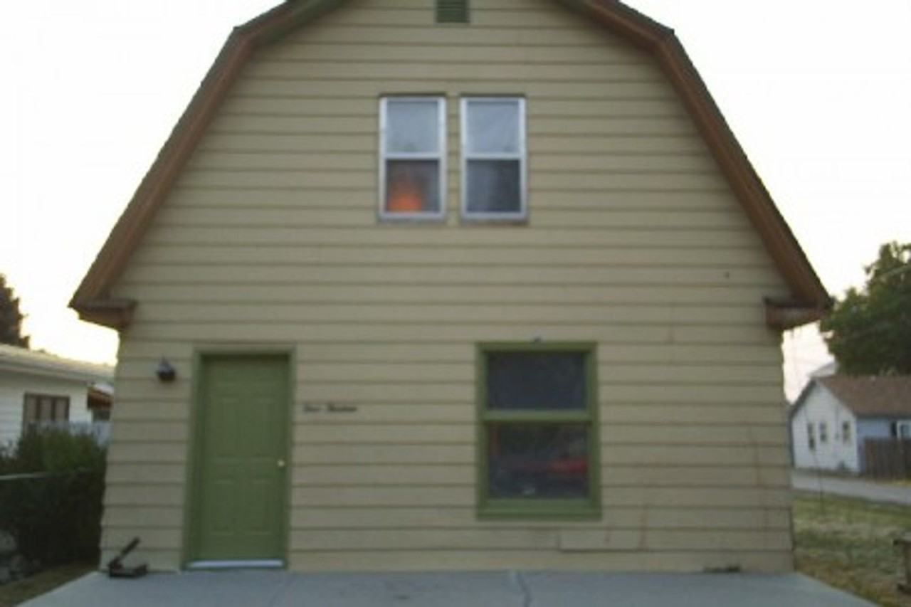 413 Birch Ave - Photo 2 of 10