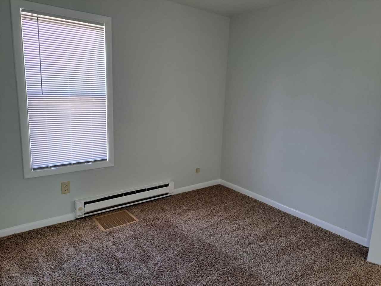 413 Birch Ave - Photo 4 of 10