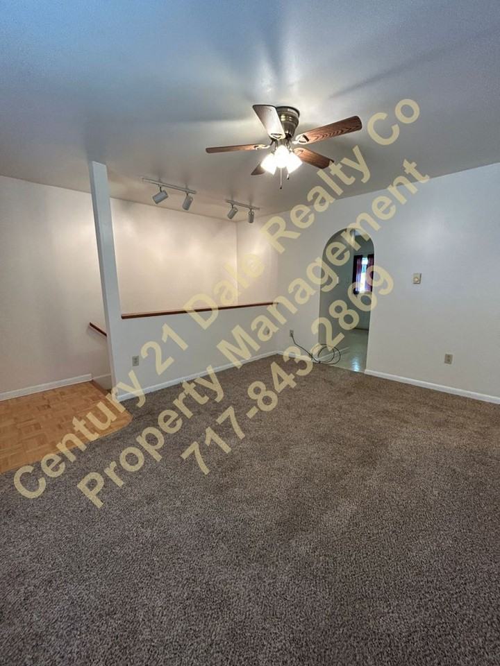 3812 Fox Chase Dr - Photo 3 of 15