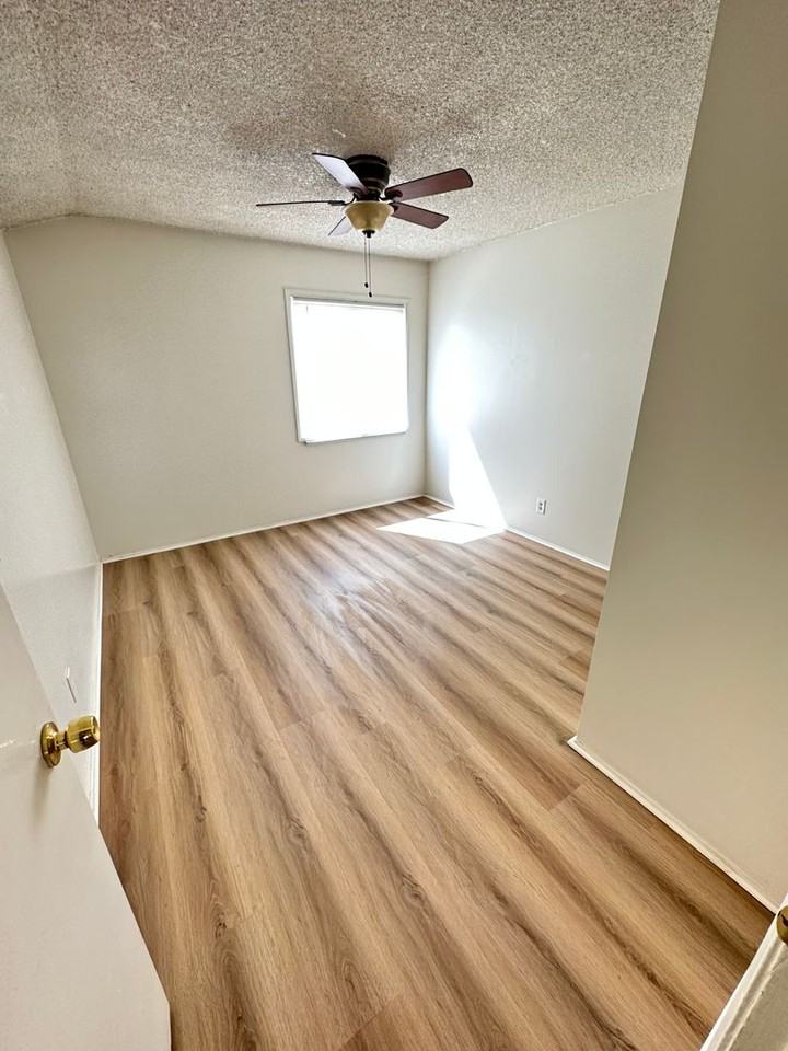 1696 Buckeye Dr - Photo 6 of 15