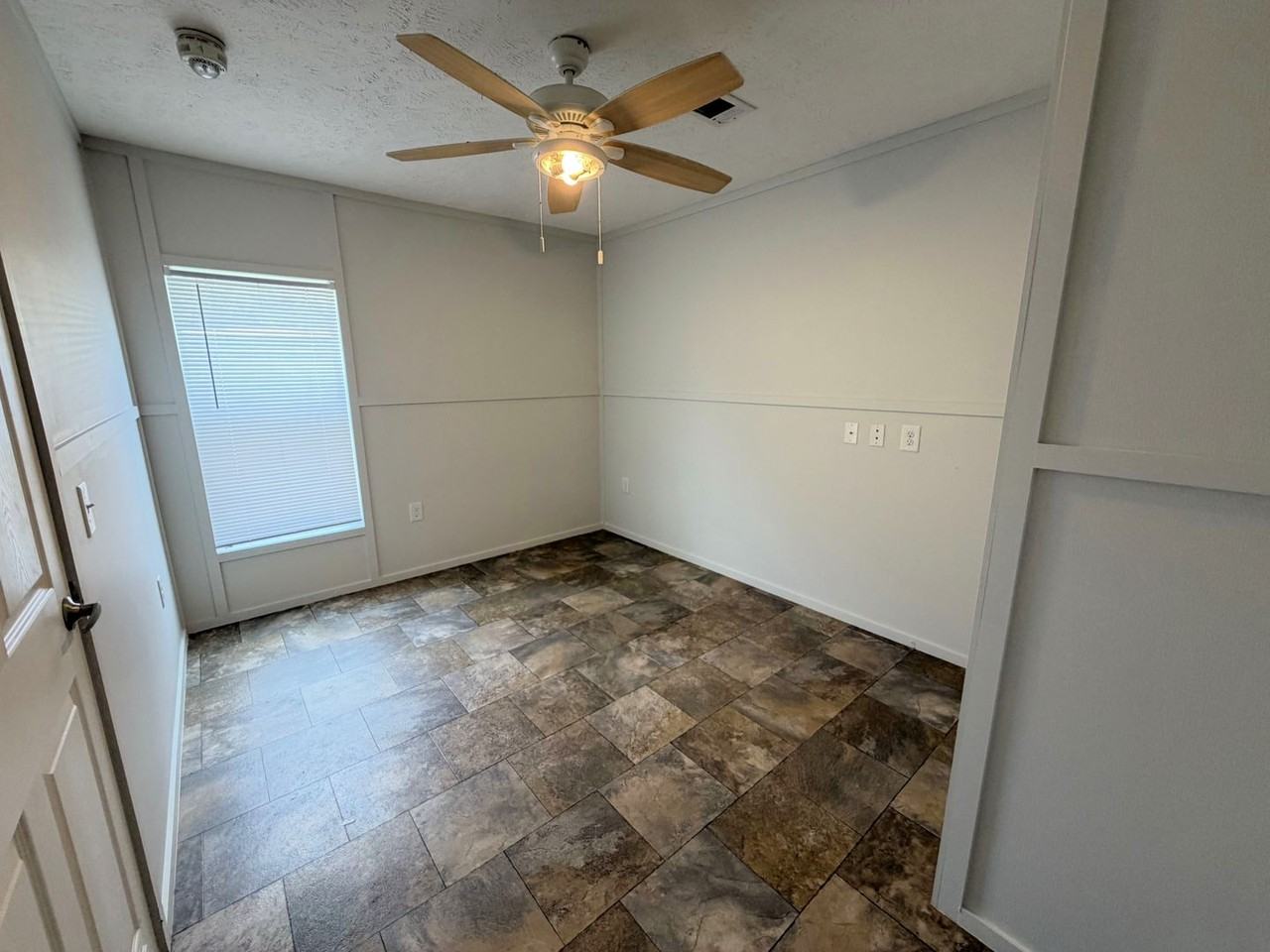 1030 Mildred St - Photo 6 of 18