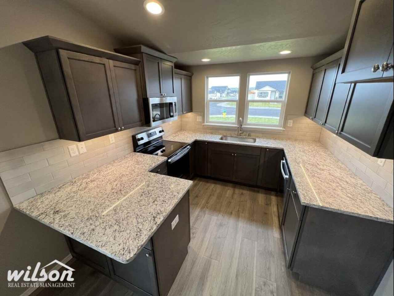 6114 Crown Crest Ave - Photo 3 of 15