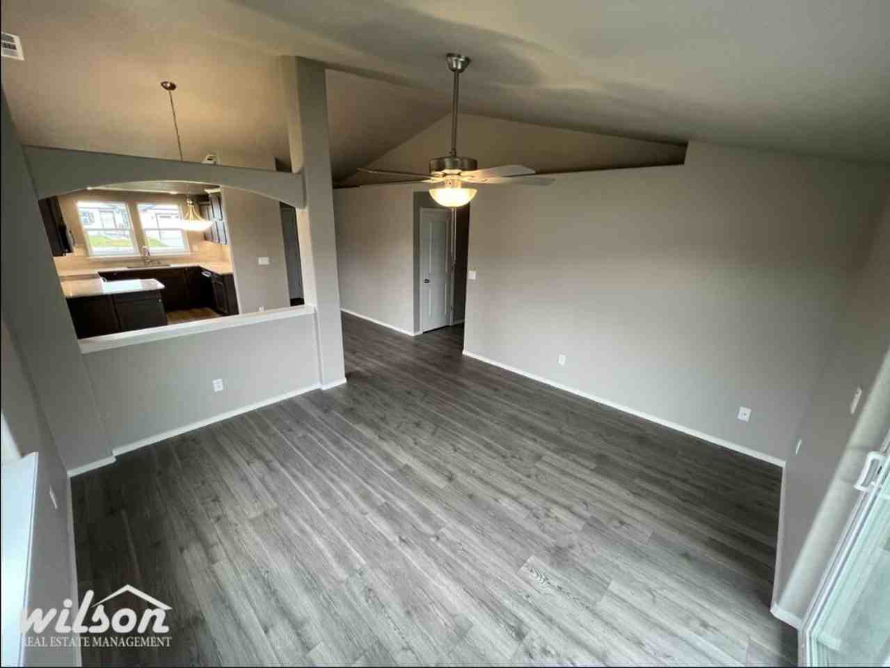 6114 Crown Crest Ave - Photo 4 of 15