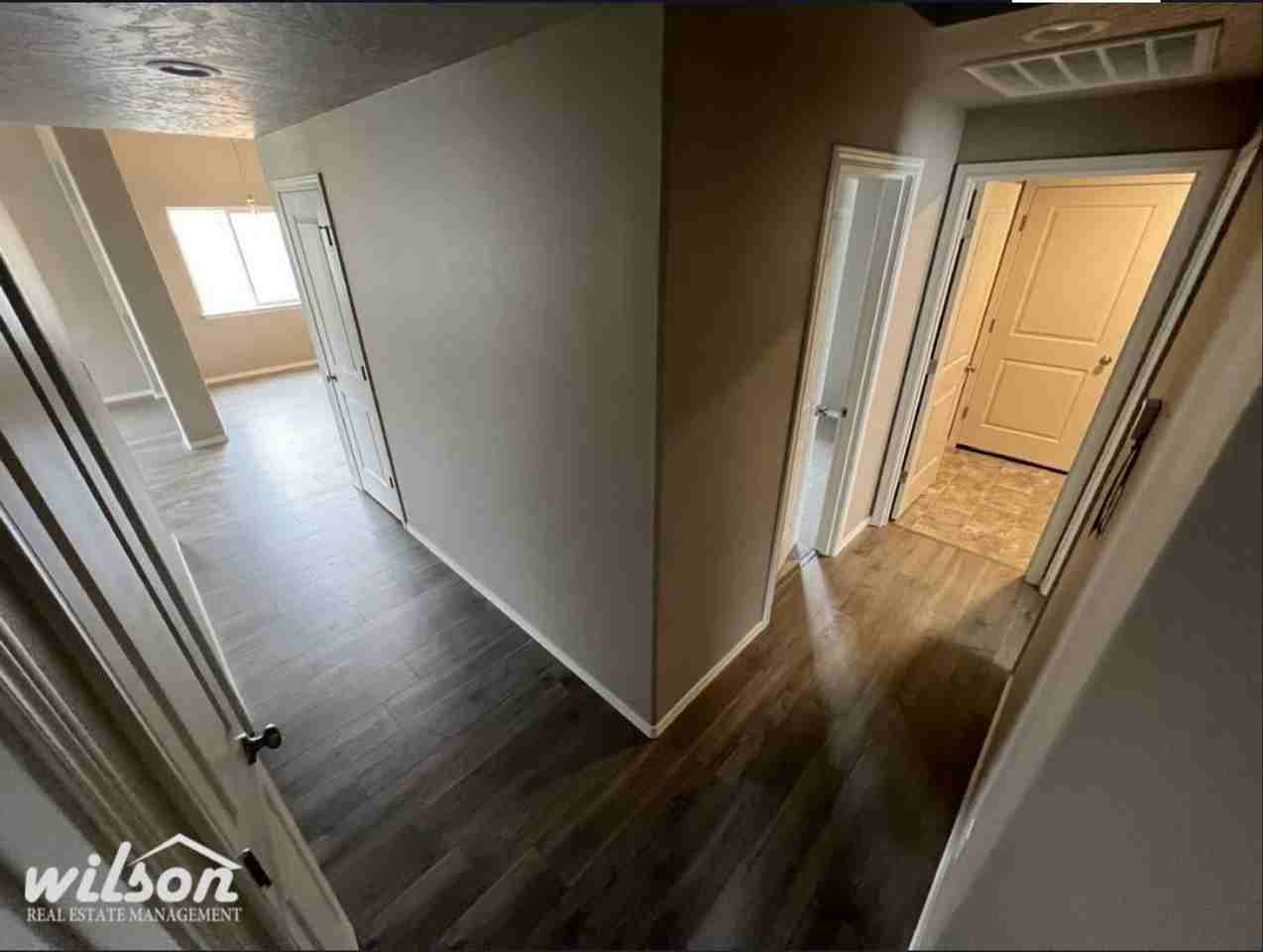 6114 Crown Crest Ave - Photo 5 of 15