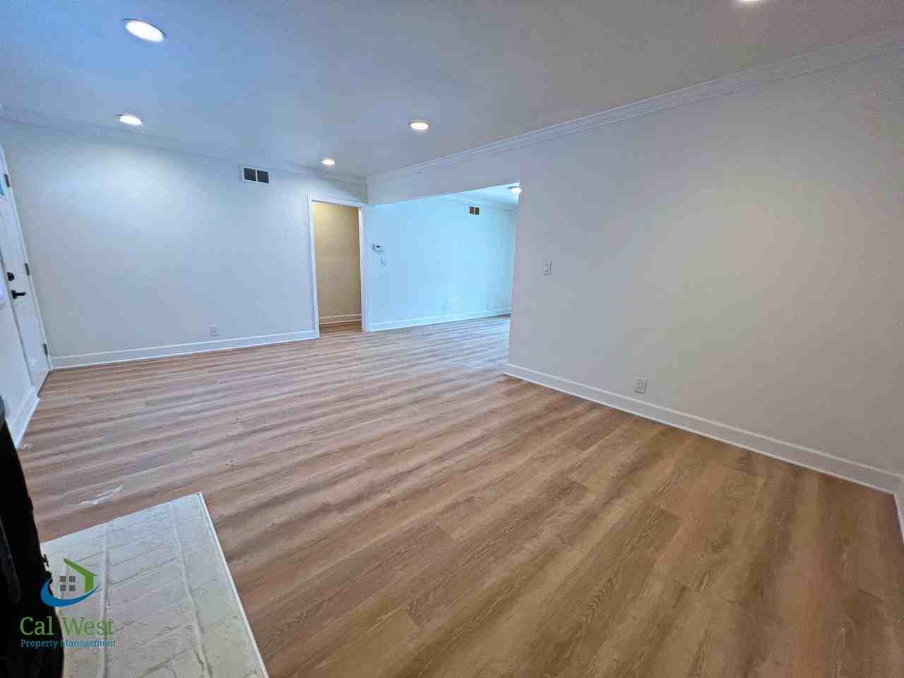 3048 San Luis Rey Ave - Photo 6 of 32