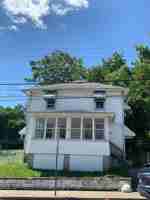featured image of 1237 Lynn St
