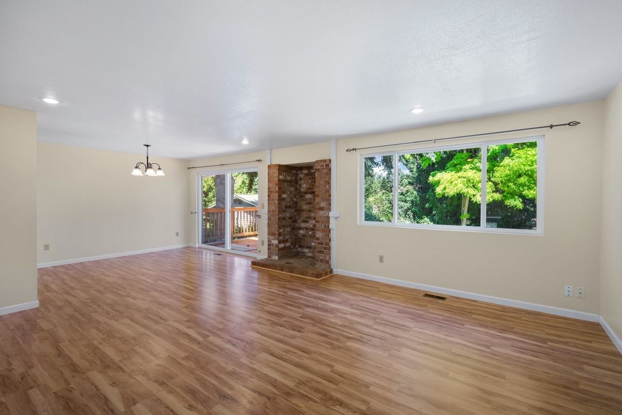 11100 Ne 132nd Pl - Photo 2 of 22