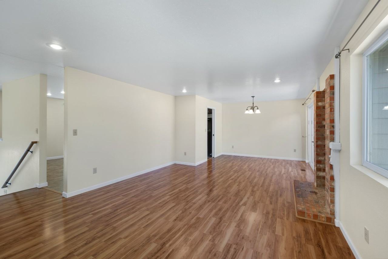 11100 Ne 132nd Pl - Photo 3 of 22