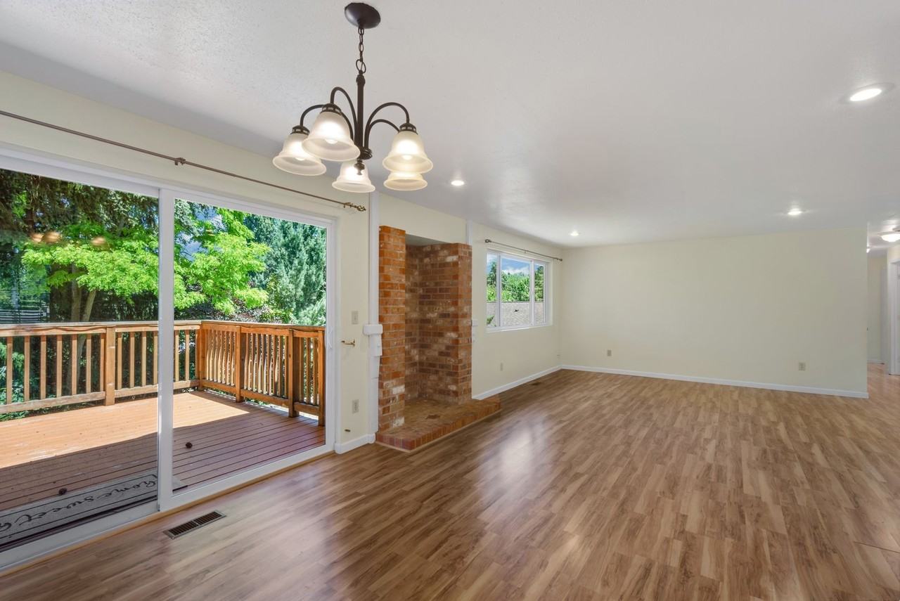 11100 Ne 132nd Pl - Photo 5 of 22