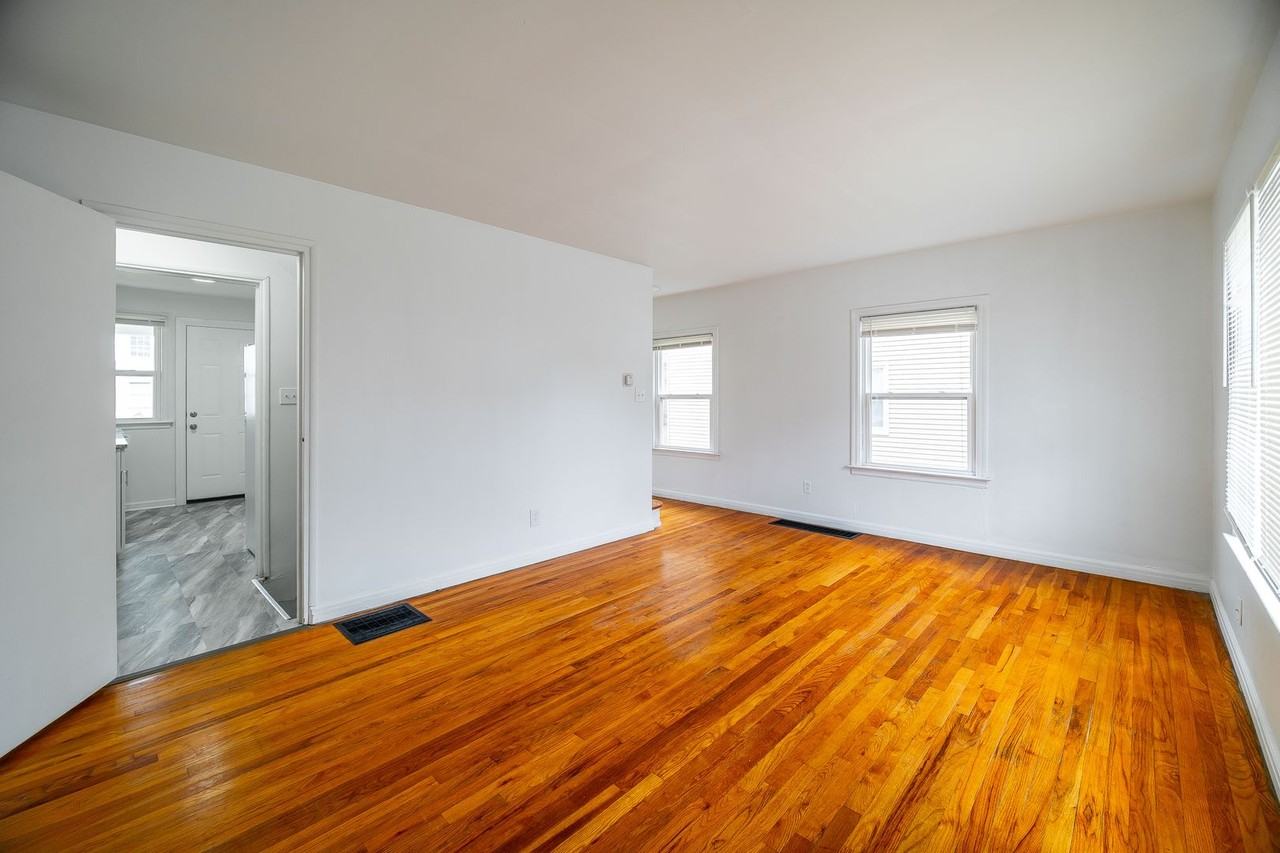 2906 Ruhl Ave - Photo 7 of 20