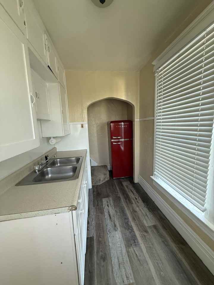 2547 Adams Ave #4 - Photo 2 of 11